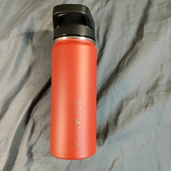 18 oz Iron Flask sports bottle red - Picture 4 of 12
